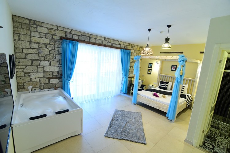 Deluxe Room (Jacuzzi)