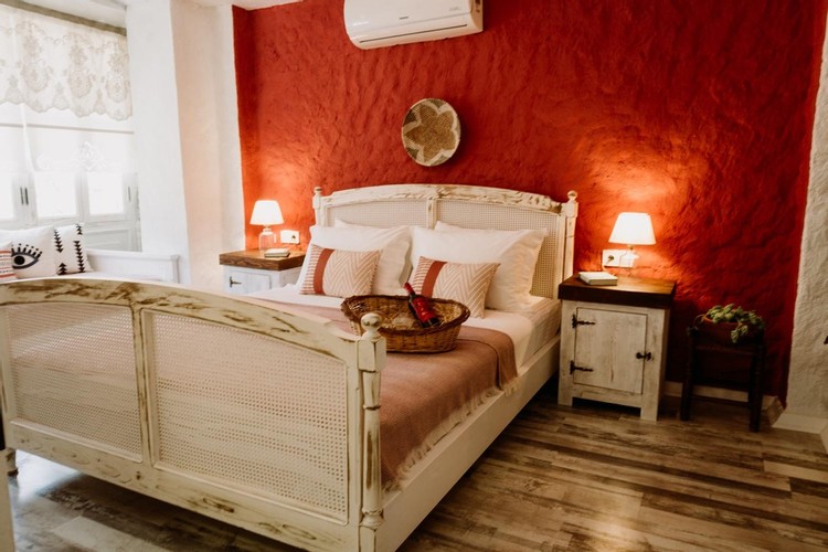 Deluxe Room (3 Person)