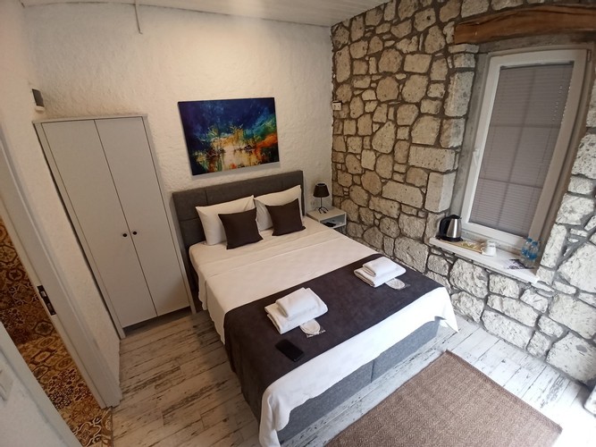 Junior Oda, Havuz Manzaralı