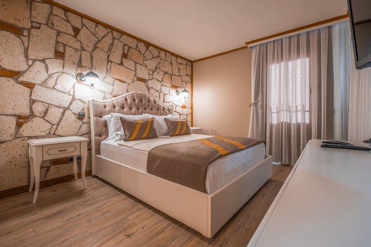 Deluxe Room, Land View