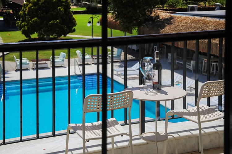 Deluxe Room, Pool View