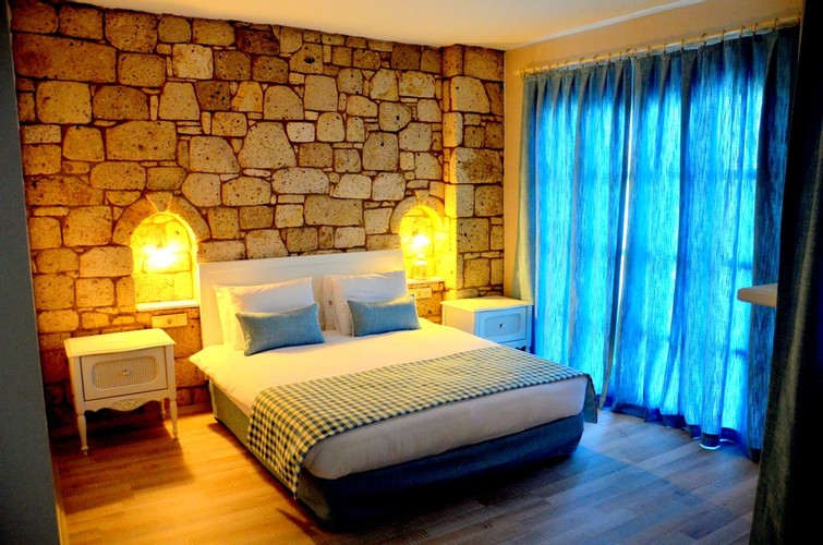 Deluxe Stone Room, Pool View (Balcony)