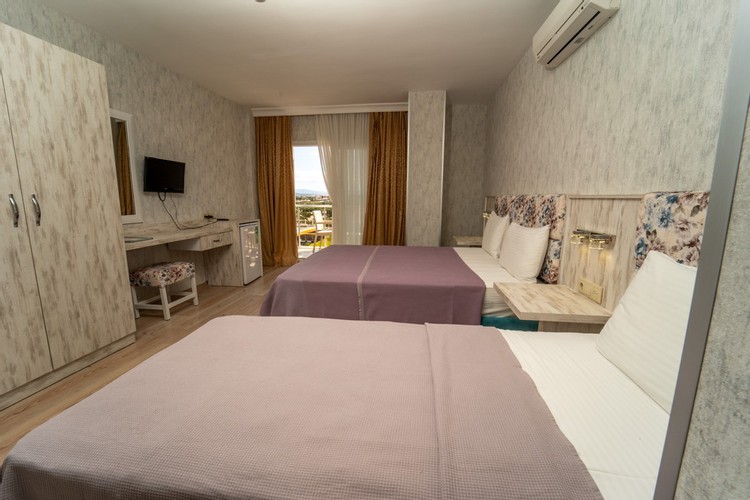 Standard Room, Garden View (3 Person)