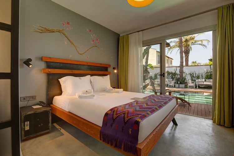 Deluxe Oda, Havuz Manzaralı