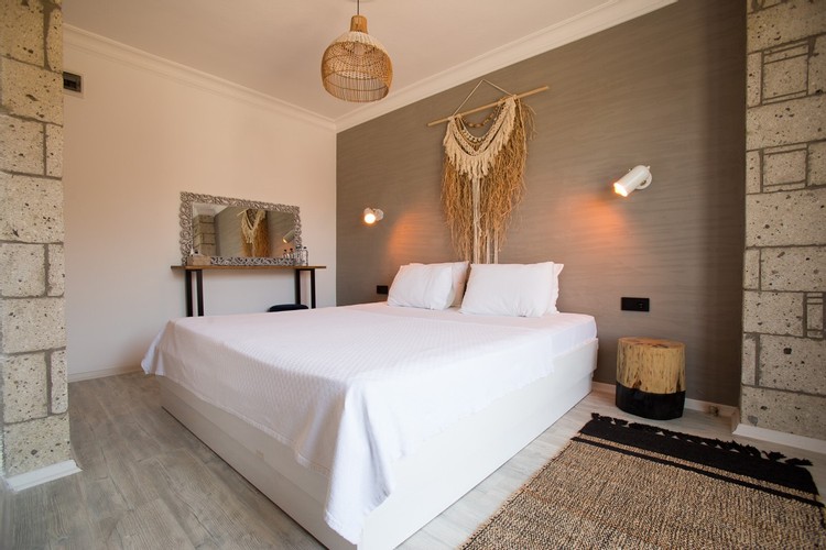 Deluxe Room (Balcony)