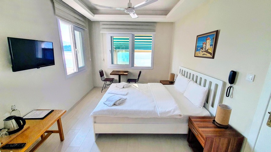 Deluxe Room (Without Balcony)