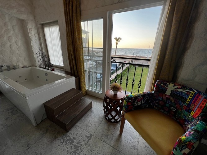 Orris-Sedir - Papirüs - Amber - Misk - Jakuzili, Deniz Ve Kara Manzaralı