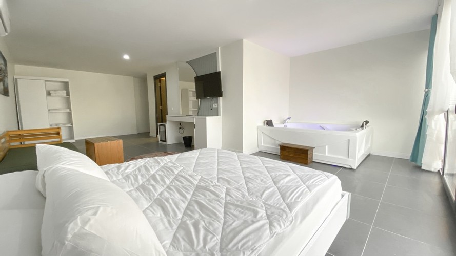 Teras Kat Yan Cephe Deniz Manzaralı Jakuzili Oda