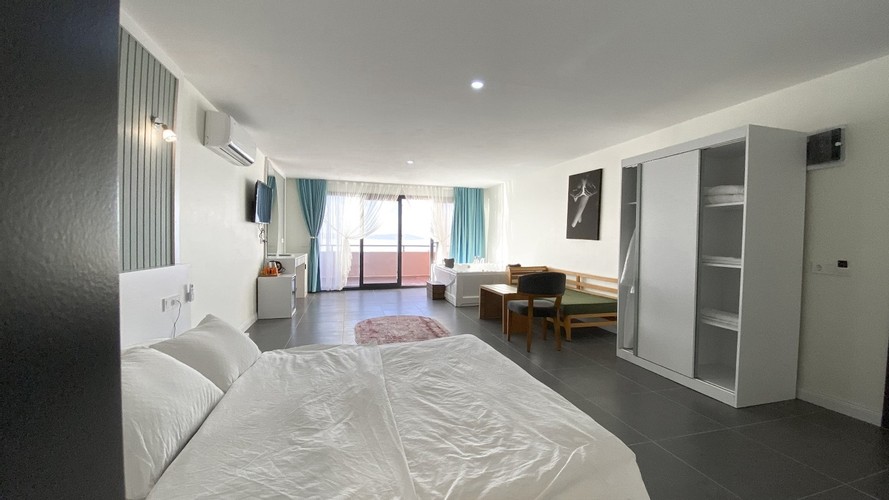 Teras Kat Yan Cephe Deniz Manzarali Jakuzili Oda