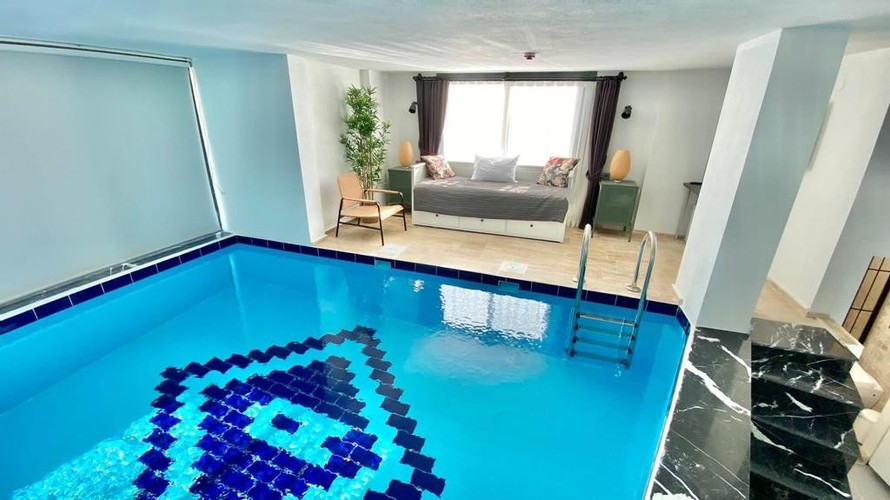 Deluxe Oda, Havuz Manzaralı