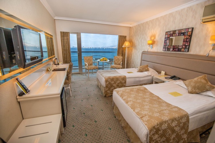Two Beds Room, Sea View (Balcony)
