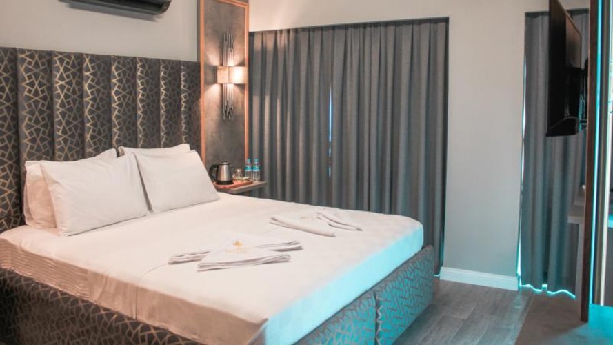 Deluxe Room, City View