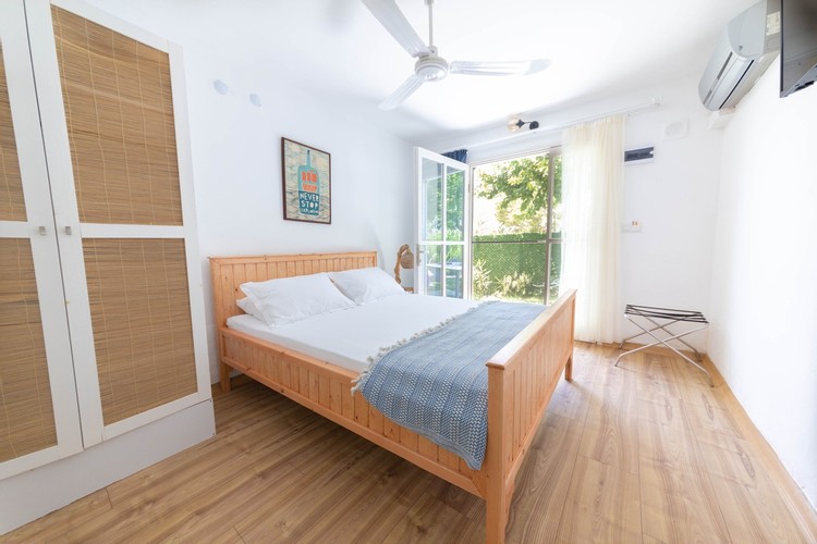 Garden Room, Garden View