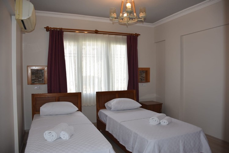 Deluxe Iki Ayrı Yataklı Oda