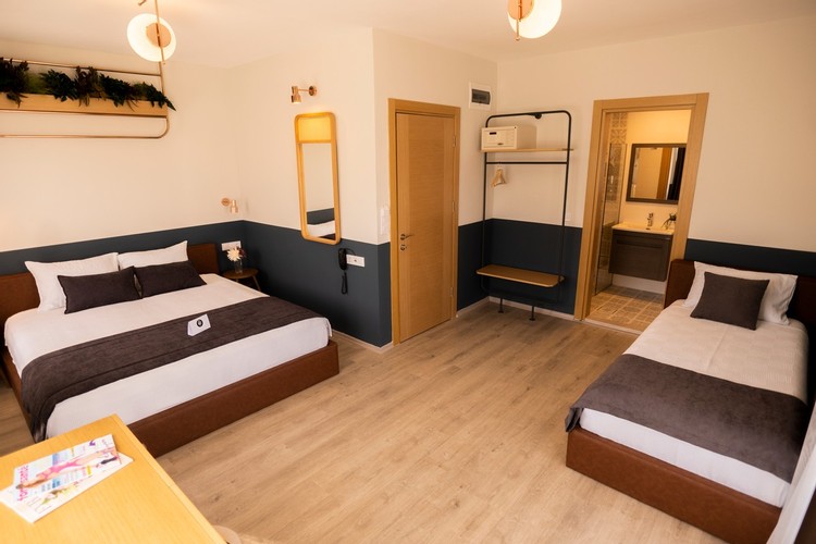 Family Room (3 Person)