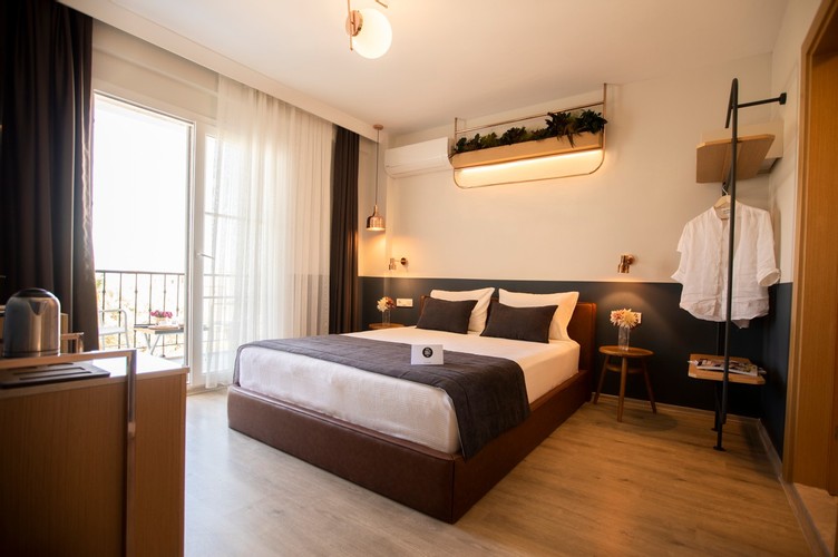 Deluxe Room (Balcony)