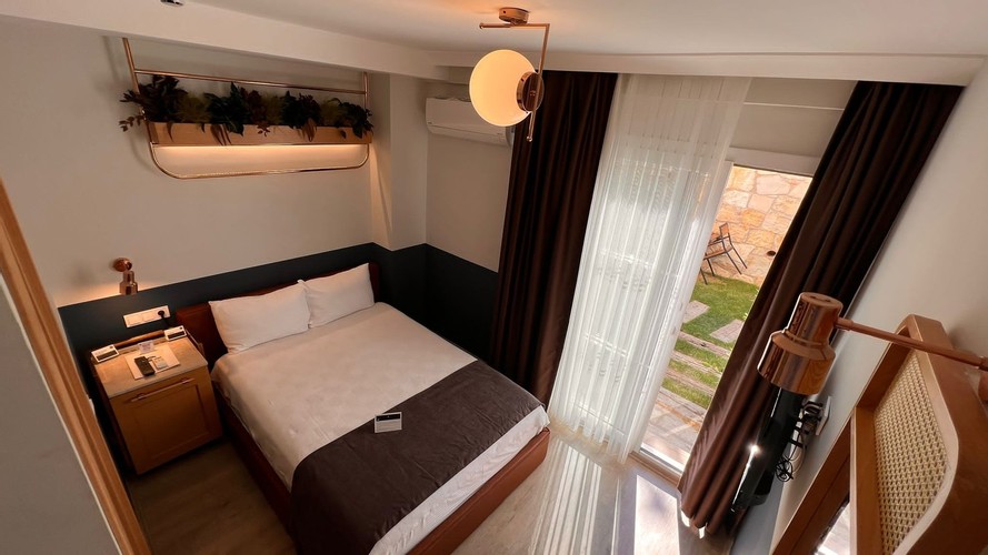 Economy Room, Garden View