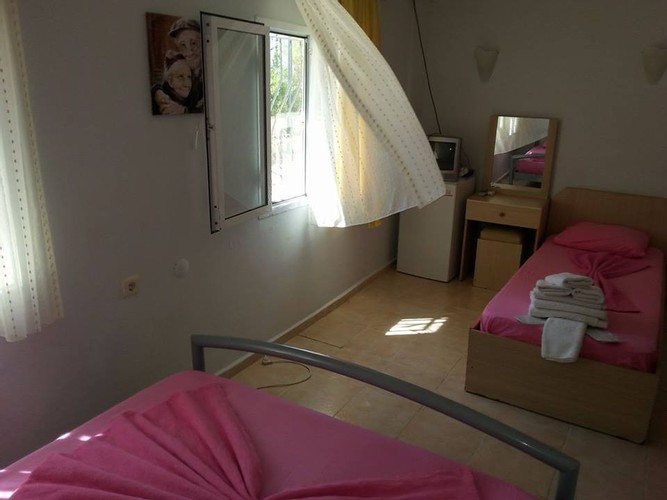 Ground Floor Room, Viewless