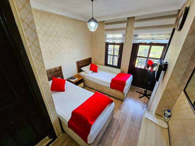 Ekonomik Iki Ayrı Yataklı Oda