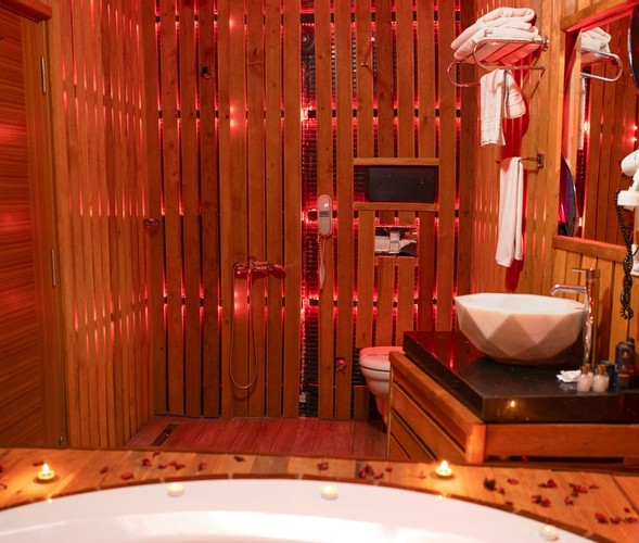 Honeymoon Suite Room (Jacuzzi)