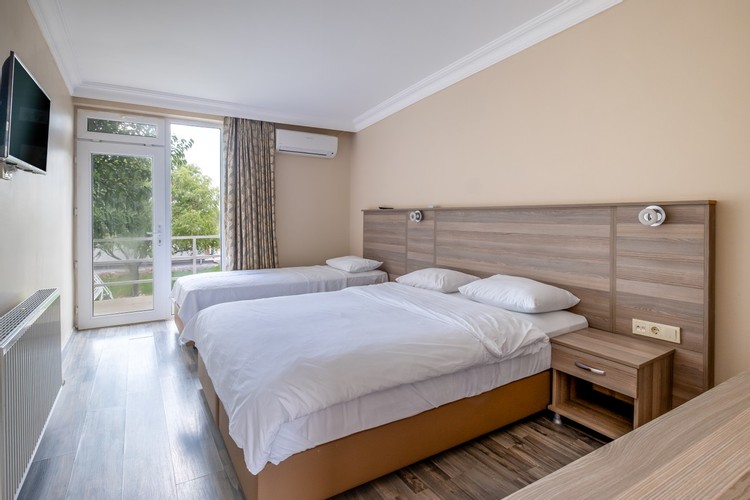 Family Room (3 Person)