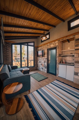 Mountain House, Mountain View