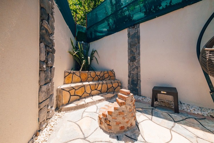 Stone House, Pool View (Jacuzzi)