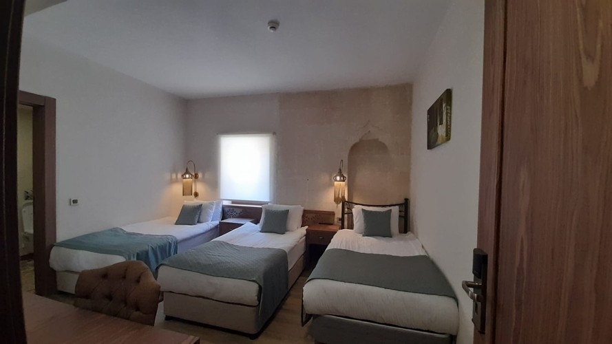 Deluxe Room (3 Person)