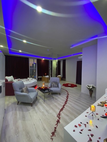 Honeymoon Suite Room