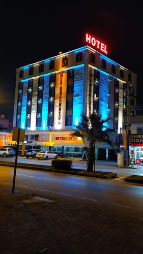 Metros Hotel