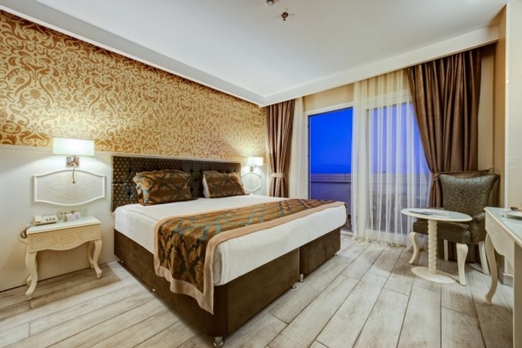 Deluxe Room, Land View