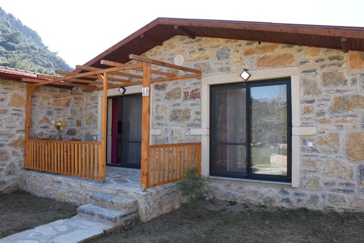 Stone House (4 Person)