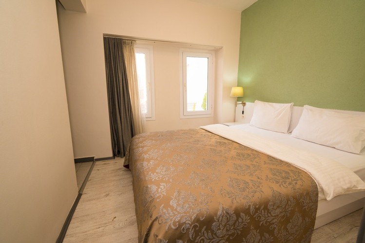 Superior Room, Pool View