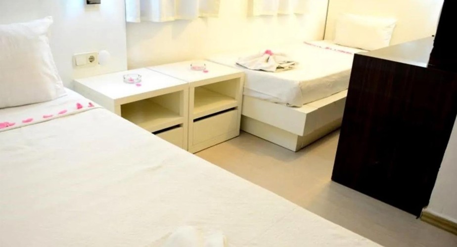 Standard Room (1 Person)