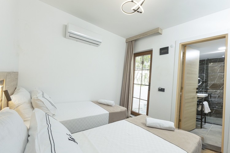 Ekonomik Iki Ayrı Yataklı Oda