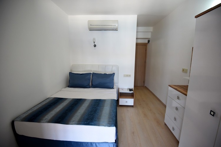 Standart Oda, Kara Manzaralı