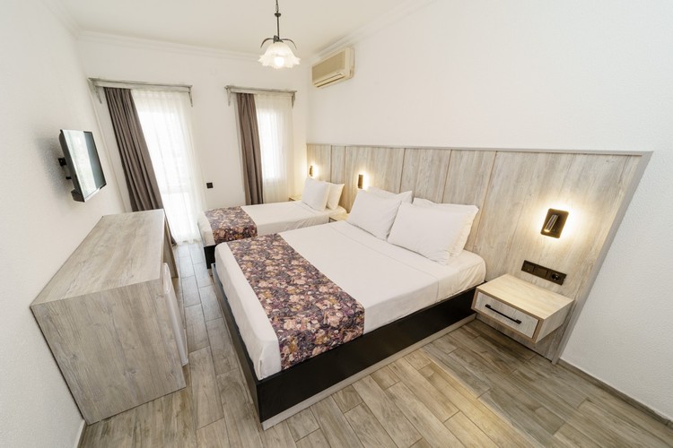 Superior Oda (4 Kişilik, Balkonlu)