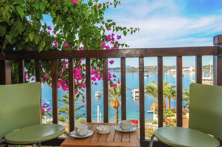 Family Room, Sea View