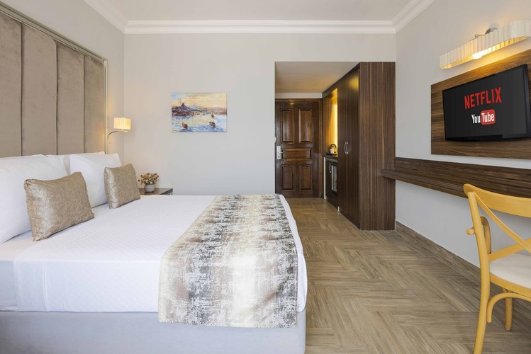 Standard Room, Pool View