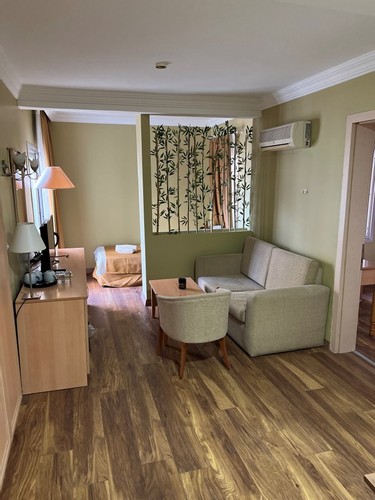 Family Deluxe Room (3 Person)