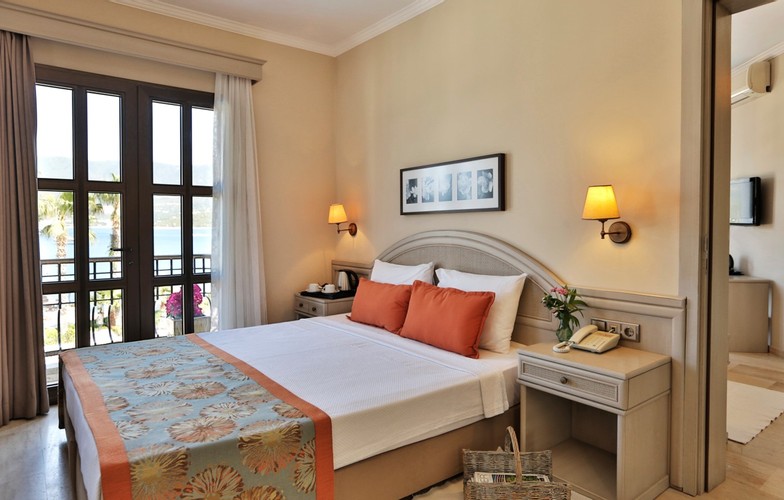 Bağlantılı Oda, Deniz Manzaralı