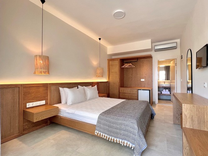 Superior Room, Partial Sea View