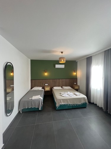 Family Room (3 Person)