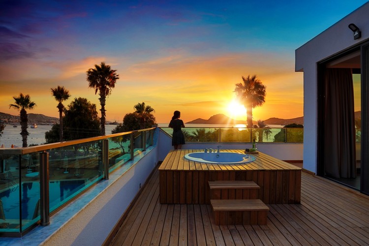 Deluxe Executive Suite Room