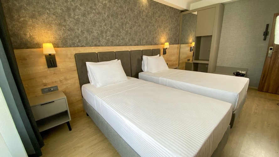 Standart Oda, Kara Manzaralı