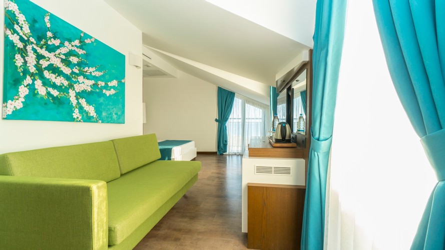 Superior Oda, Kara Manzaralı