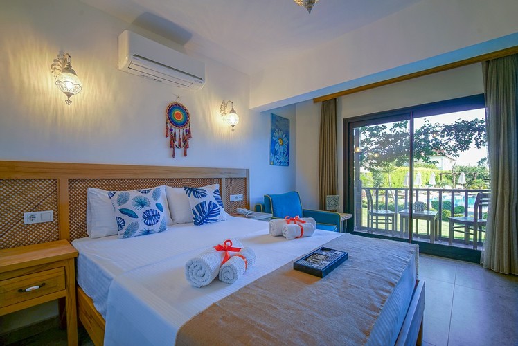 Superior Room, Pool View