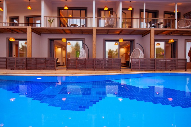 Superior Room, Pool View