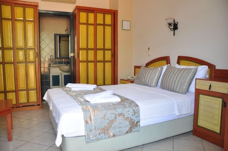 King Room, Mountain View (3 Person)