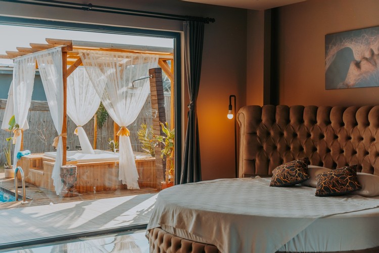 Honeymoon Villa Room